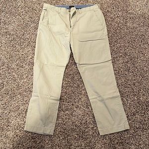 Like New Men’s J. Crew Khaki Pants 34x30